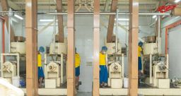 မြင့်မြင့်ခင်_မြေပဲဆီသန့်