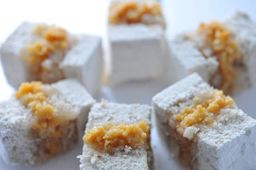 မြင့်မြင့်ခင်_ကရေကရာ