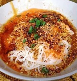 အဲမီး_ရှမ်းခေါက်ဆွဲ 