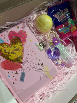 Surprise Gift Box - Girls time out🧘🏻‍♀️🛀