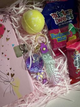 Surprise Gift Box - Girls time out🧘🏻‍♀️🛀