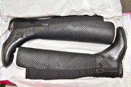 HE Department Store Shelf Pull Mostly Fall/Winter Women's Shoes 