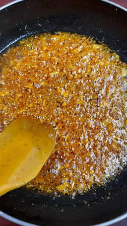 ဇလုံကြီး_ပုစွန်ခရမ်းချဥ်သီးငပိချက် 