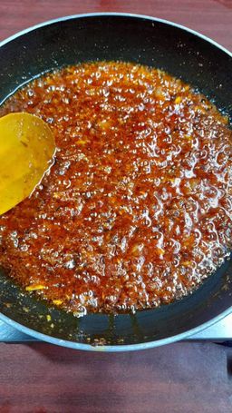 ဇလုံကြီး_ပုစွန်ခရမ်းချဥ်သီးငပိချက် 