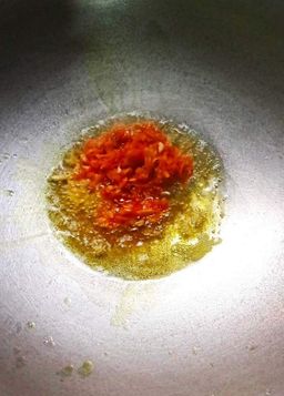 ဇလုံကြီး_ပုစွန်ခရမ်းချဥ်သီးငပိချက် 