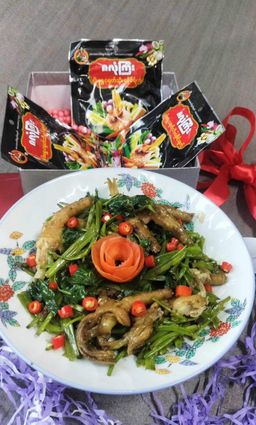 ဇလုံကြီး_ငါးရွှေငရုတ်သီးရခိုင်ချက် 