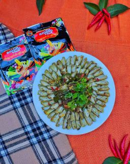 ဇလုံကြီး_ငါးရွှေငရုတ်သီးရခိုင်ချက် 