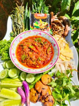 ဇလုံကြီး_ငါးရွှေငရုတ်သီးရခိုင်ချက် 