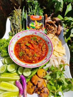 ဇလုံကြီး_ငါးရွှေငရုတ်သီးရခိုင်ချက် 