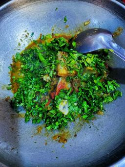 ဇလုံကြီး_ငါးရွှေငရုတ်သီးရခိုင်ချက် 