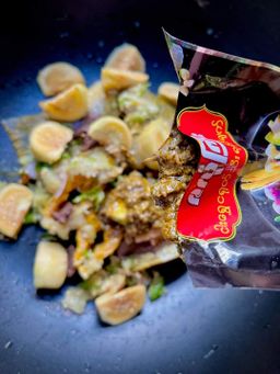 ဇလုံကြီး_ငါးရွှေငရုတ်သီးရခိုင်ချက် 