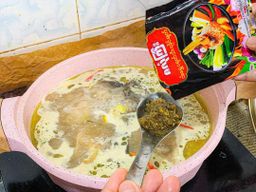 ဇလုံကြီး_ငါးရွှေငရုတ်သီးရခိုင်ချက် 