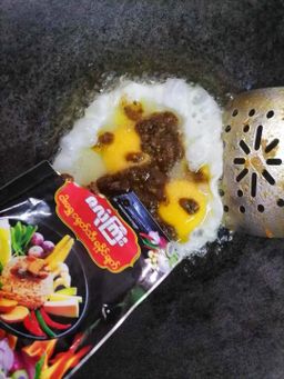 ဇလုံကြီး_ငါးရွှေငရုတ်သီးရခိုင်ချက် 