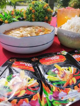 ဇလုံကြီး_ငါးရွှေငရုတ်သီးရခိုင်ချက် 