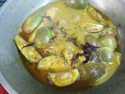 ဇလုံကြီး_ငါးရွှေငရုတ်သီးရခိုင်ချက် 