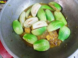 ဇလုံကြီး_ငါးရွှေငရုတ်သီးရခိုင်ချက် 