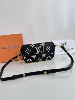 Louis Vuitton handbags ✨