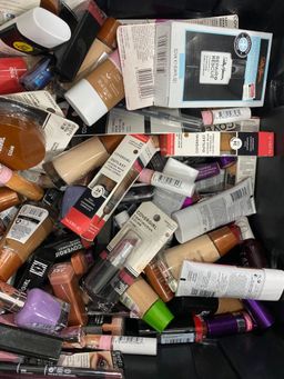 Covergirl Shelf Pulls Unmanifested Case Packs