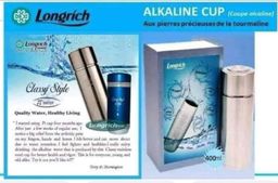 Le gobelet alcalin Longrich est assez spécial. Il transforme toute eau, acide ou neutre en une eau alcaline ionisée de pH 7,45 à 8 saine et potable.  Assure un approvisionnement en eau purifiée et un pH équilibré tout le temps grâce à l’élimination de l’excès Il élimine le chlore et les métaux nocifs Une enquête menée par l’OMS a révélé que près de 80% des maladies humaines sont dues à l’eau potable impure.  Boire de l’eau alcaline ionisée contribue au maintien de l’équilibre acide/basique dans notre corps. Le niveau d’alcalinité est en effet très important, car les recherches ont déjà prouvé que les bactéries et maladies ne peuvent pas survivre dans un état alcalin, mais qu’elles ont tendance à prospérer dans un environnement acide.