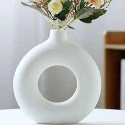 Vase Doughnut available 