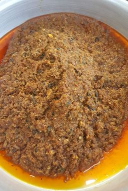 ဒေါ်​ဒေါ်အိလက်ရာ_လယ်ငါးခူအသားနွှင်ဆီသတ် 