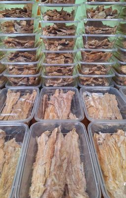 ဒေါ်ဒေါ်အိလက်ရာ_ငါးရံ့ခြောက်မီးကင်ထုမွ