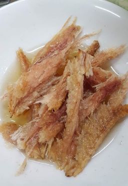 ဒေါ်ဒေါ်အိလက်ရာ_ငါးရံ့ခြောက်မီးကင်ထုမွ