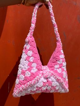 Crochet baguette bag 