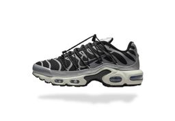 NIKE AIR MAX PLUS TN   UTILITY BLACK GREY 