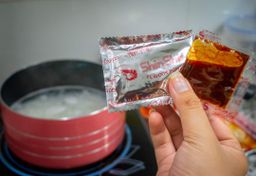 Shin Shin_Instant Rice Vermicelli (Tom Yum Creamy Shrimp)