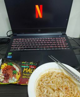 Shin Shin_Instant Rice Vermicelli (Mala Chicken)