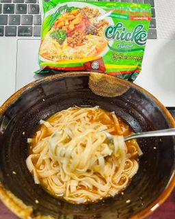 Shin Shin_Instant Rice Vermicelli (Spicy Chicken)