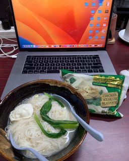 Shin Shin_Instant Rice Vermicelli (​ကြက်ကြေးအိုး)