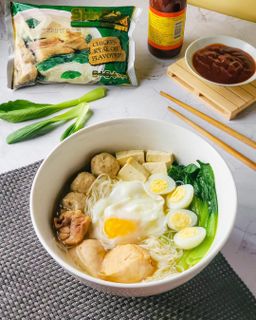 Shin Shin_Instant Rice Vermicelli (​ကြက်ကြေးအိုး)