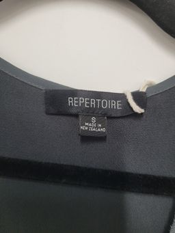 Repertoire vest size small