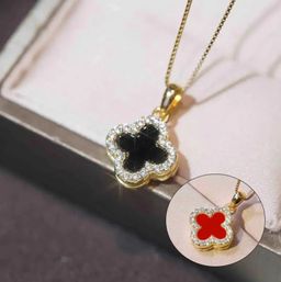 Collier trèfles et strass