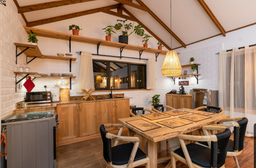 Cozy 2 Bedroom Cottage in Victoria Falls