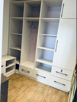 White house Luxury home in Arlighton Estates