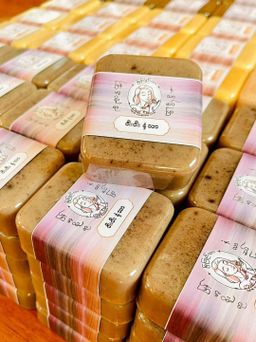 မြကြည်သာ_ငါးပါးနံ့သာဆပ်ပြာ 