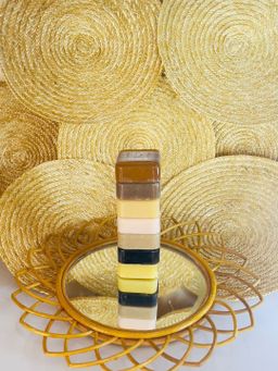 မြကြည်သာ_နံ့သာဆပ်ပြာ Collection 