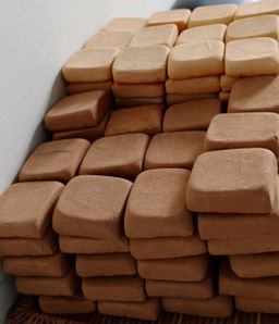 မြကြည်သာ_သနပ်ခါး လက်သွေးခဲ Collection