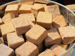 မြကြည်သာ_သနပ်ခါး လက်သွေးခဲ Collection