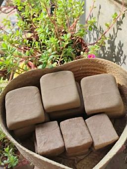 မြကြည်သာ_သနပ်ခါး လက်သွေးခဲ Collection