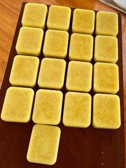 မြကြည်သာ_ဝါရွှေတောင်နံဆပ်ပြာ 