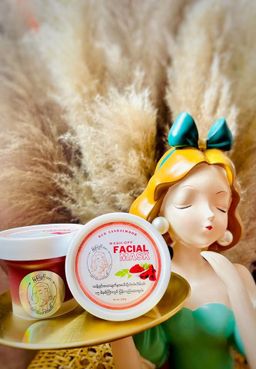 မြကြည်သာ_နံ့သာနီနီ Face Mask