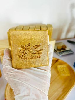 မြကြည်သာ_Sandalwood မျက်နှာသစ်ဆပ်ပြာ Collection 