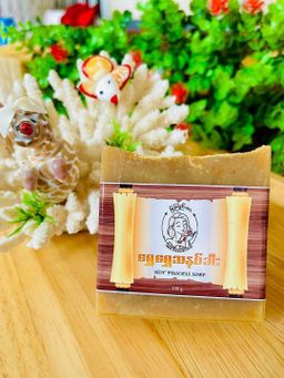 မြကြည်သာ_Sandalwood မျက်နှာသစ်ဆပ်ပြာ Collection 