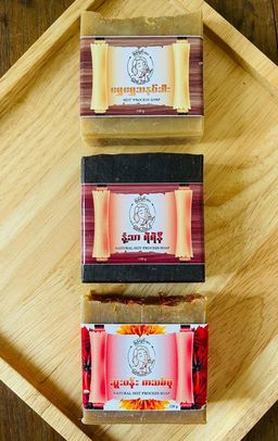 မြကြည်သာ_Sandalwood မျက်နှာသစ်ဆပ်ပြာ Collection 