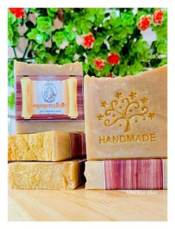 မြကြည်သာ_ရွှေရွှေမျက်နှာသစ်ဆပ်ပြာ