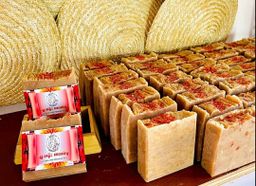 မြကြည်သာ_ဆူးပန်းကသစ်ဖု မျက်နှာသစ်ဆပ်ပြာ